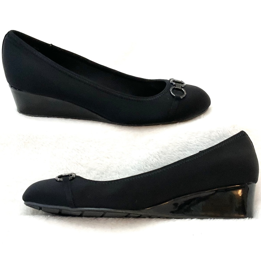 Bandolino Tuvonna Black Slip On Canvas and Patent Leather Wedge Heels Sz 8.5M